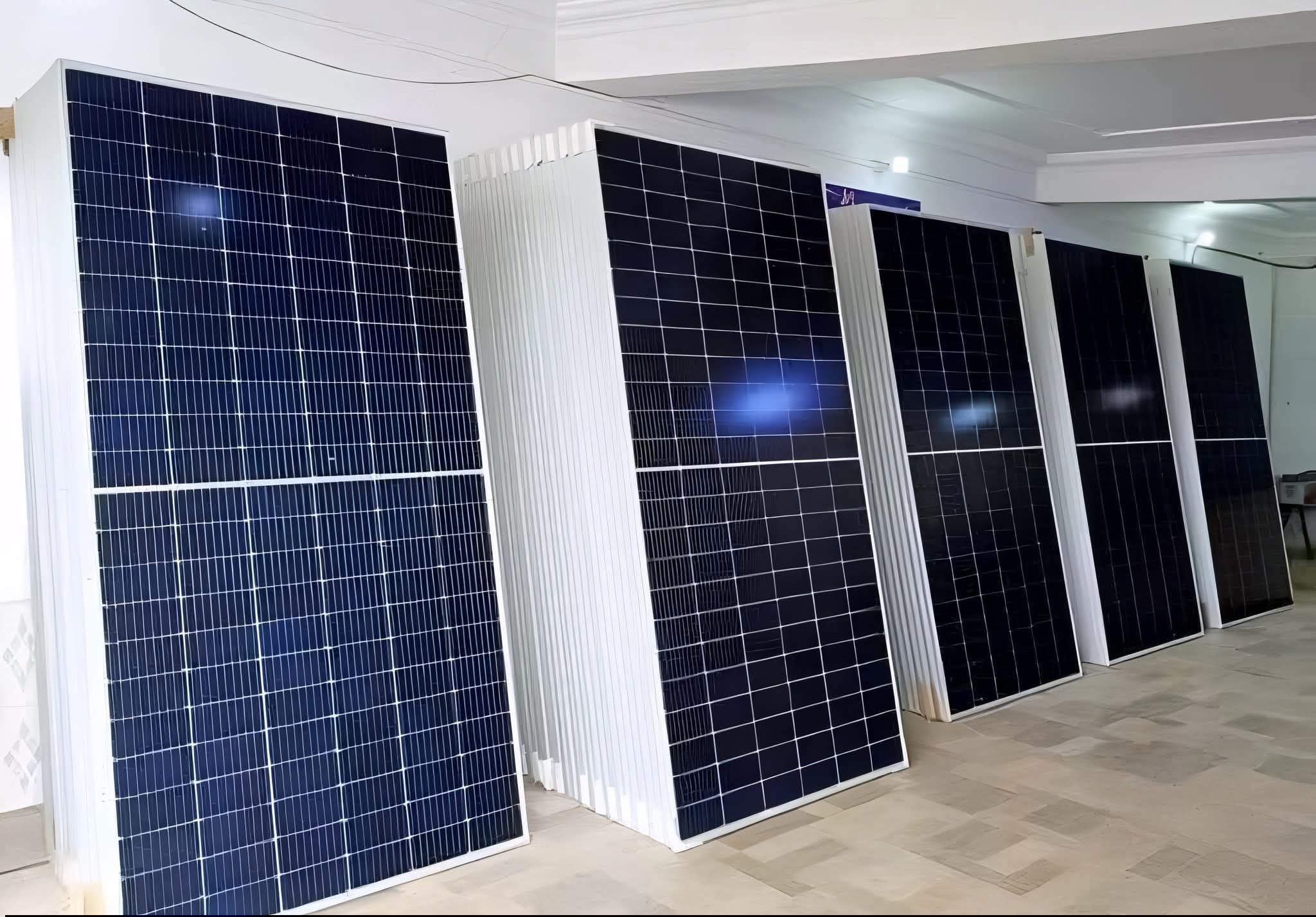 Canadian Solar Panels 550W and 555W, R1,850 retail depending on installation