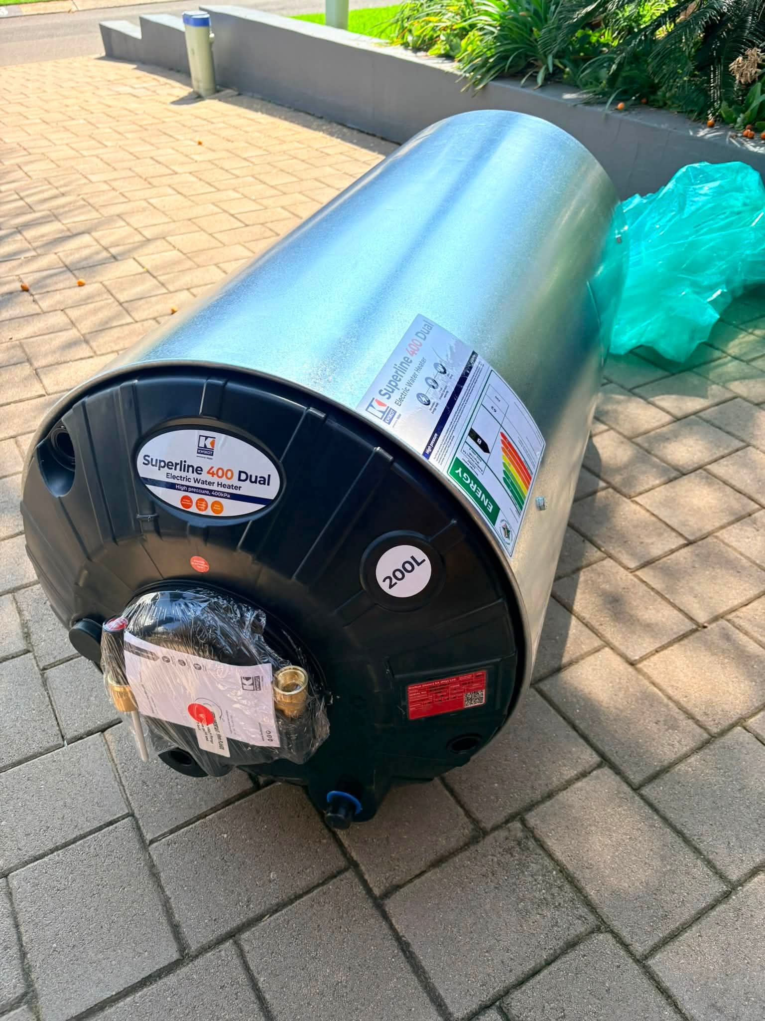 HI-TECH + Solar Crest + Sirair Solar Geyser 100L, 150L, 200L